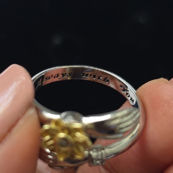 Elegant Silver and Gold Bee Brooch - Picture 6 of 6